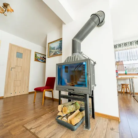 Dom Z Kominkiem W Okolicy Lasow I Jeziora Ferienhaus
